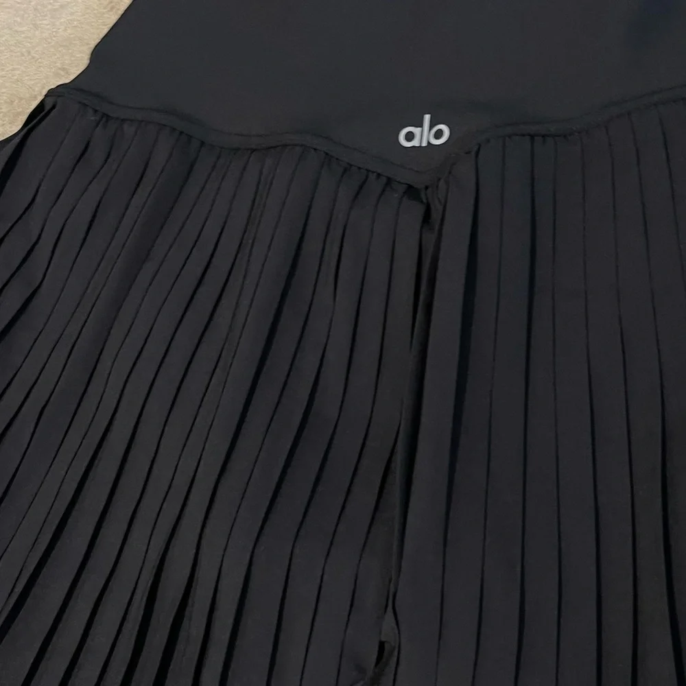 ALO Yoga Black A-Line Pleated Skirt